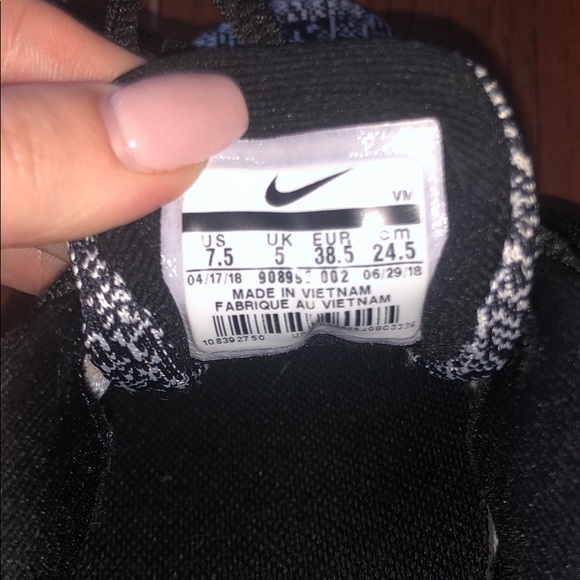 Nike running sneakers - Picture 3 of 3